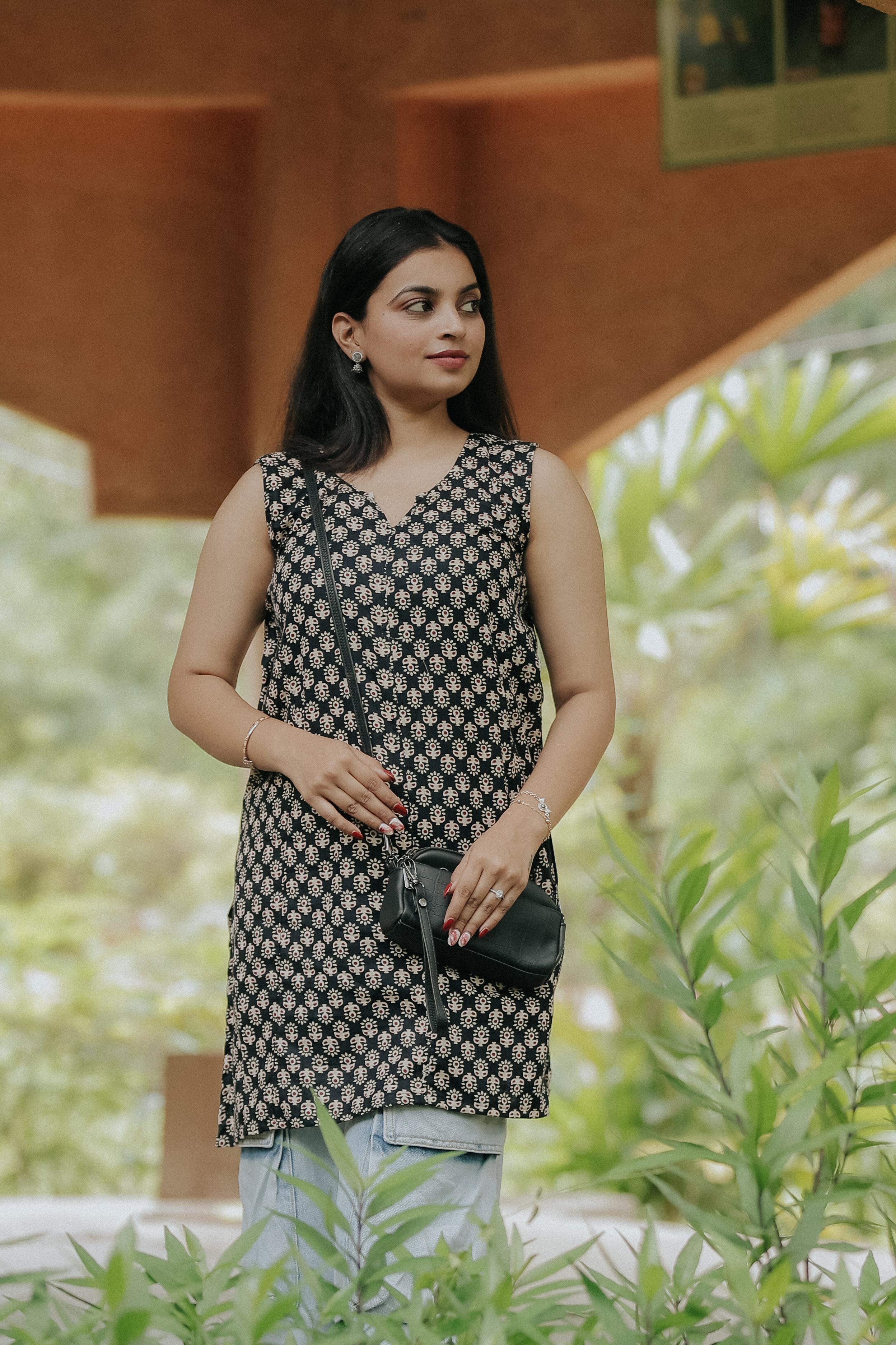 Black Printed Sleeveless Cotton Kurti for Women